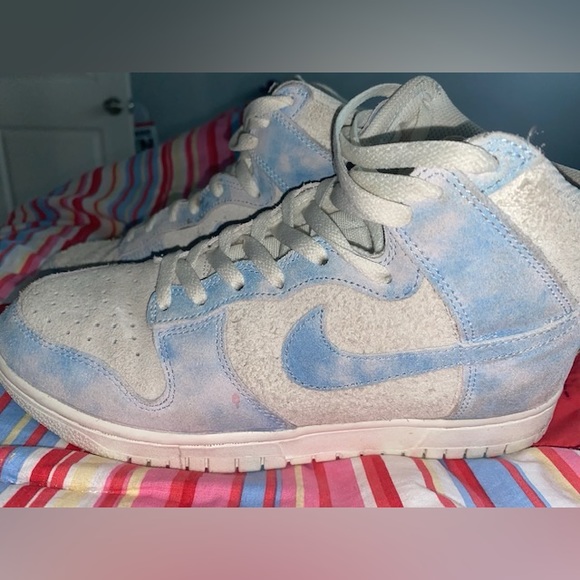 W Nike Dunk High SE - Picture 1 of 5